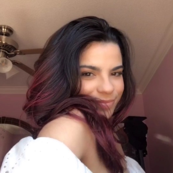 Meet your Posher, Olivia - Picture 1 of 1